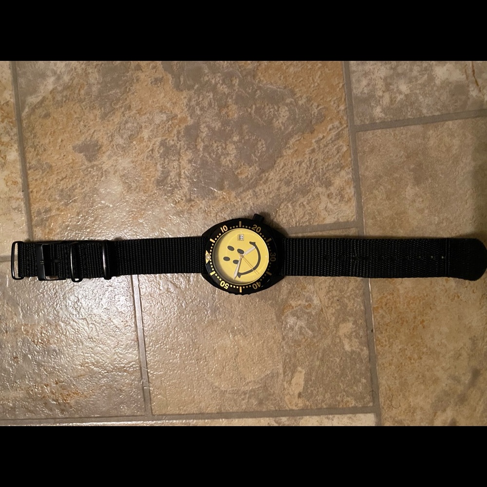 Kapital Smiley Drivers Watch